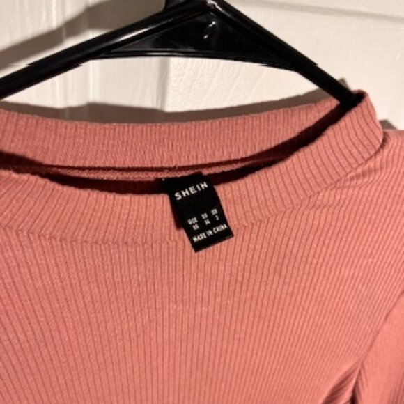 Long Sleeve Crop Top - Picture 2 of 2